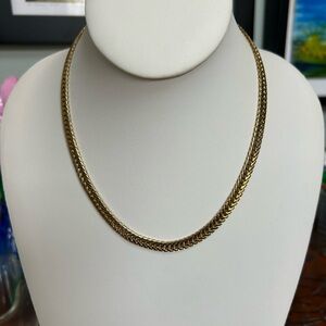 Elegant Gold-Tone Chain Necklace